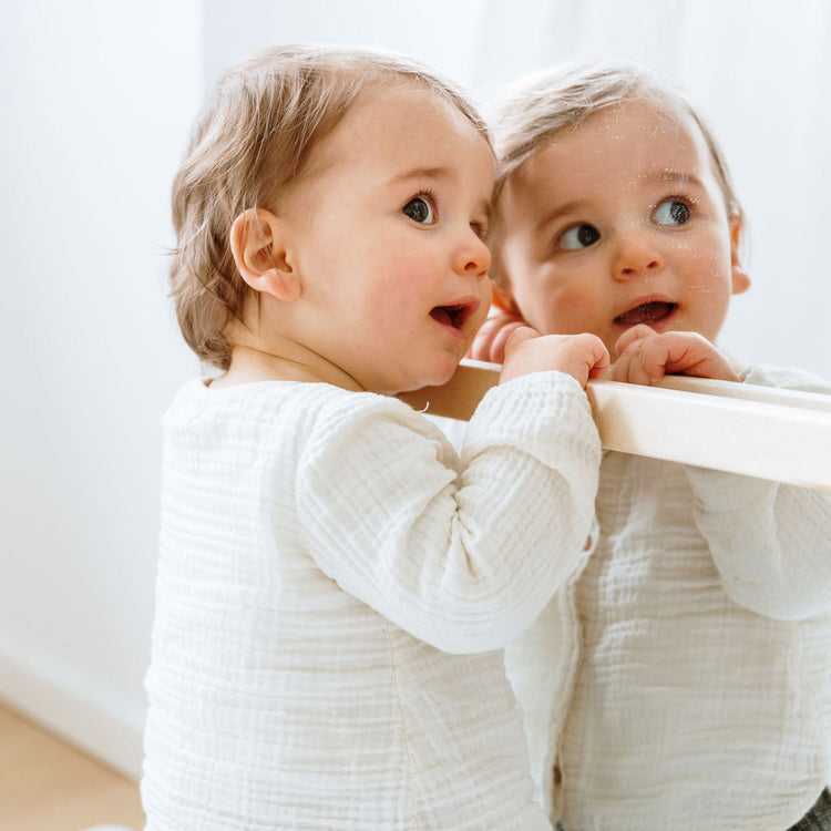 Miroir en plexiglass pour bébé : tout savoir bien le choisir - Place  Montessori