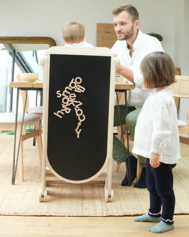 Torre de observación multifunción plegable Montessori con tobogán de pizarra - Monti Family