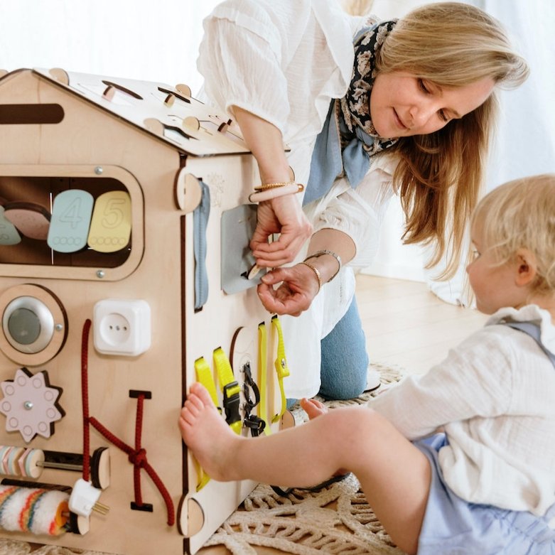 Ma maison Montessori : J'aide à la maison: Le kit indispensable pour  responsabiliser et encourager votre enfant à participer à la maison