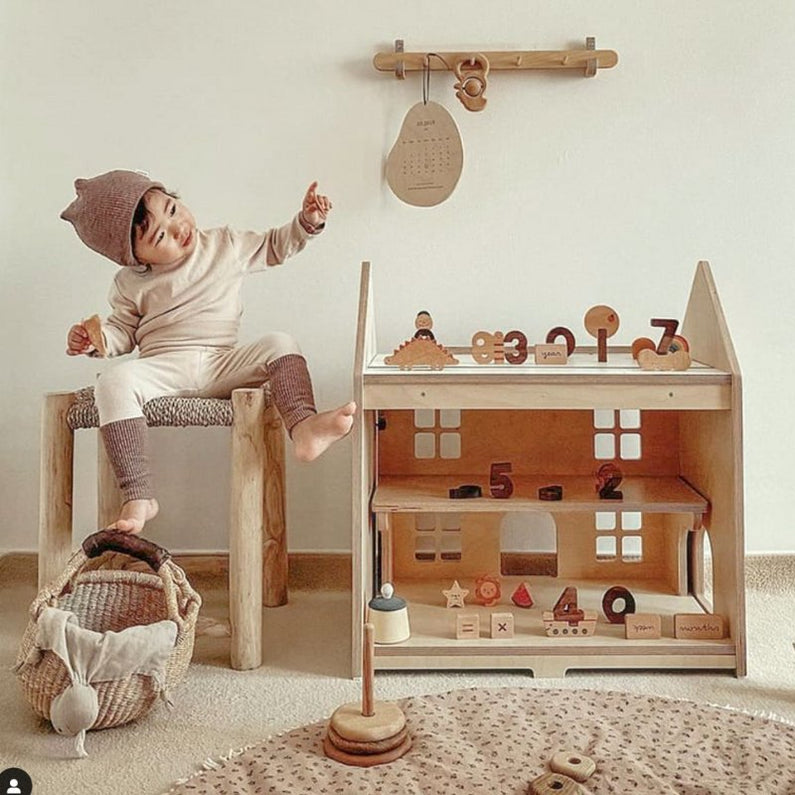 Multifunctional Dollhouse - Monti Family