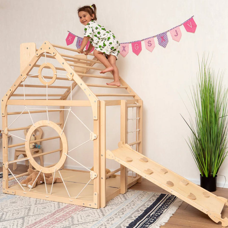 Climbing house with handrail and accessories - Monti Family