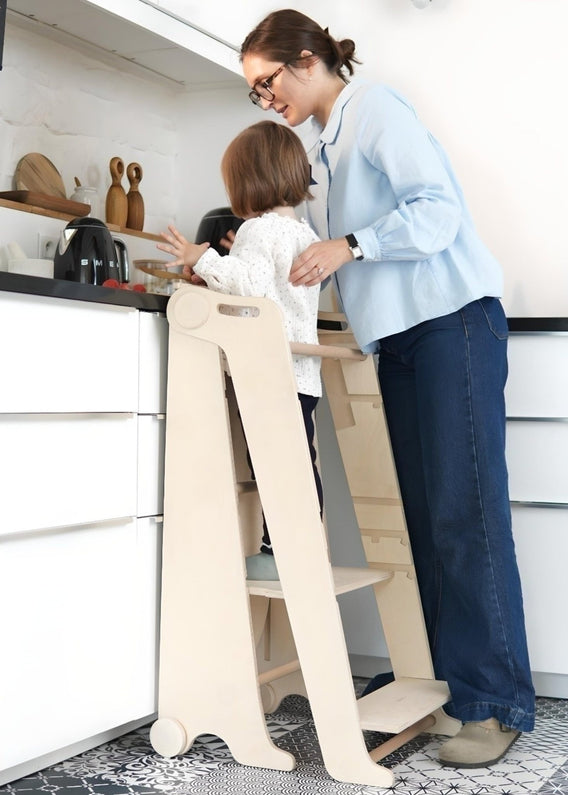 Torre di osservazione multifunzione pieghevole Montessori con scivolo in ardesia - Famiglia Monti